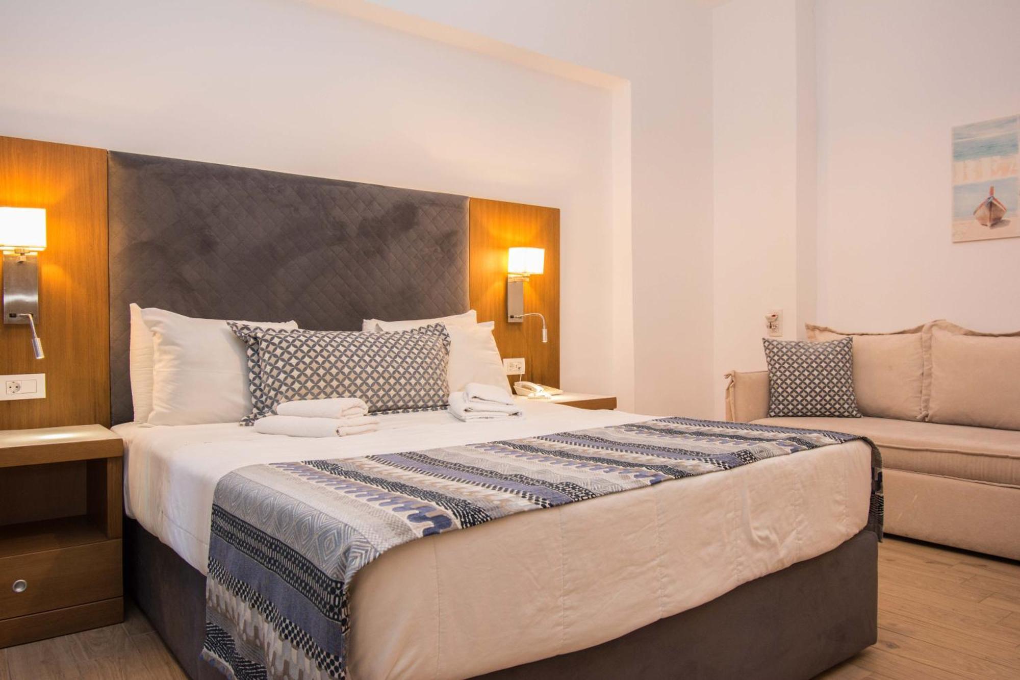 Hotel Yianna Caravel 