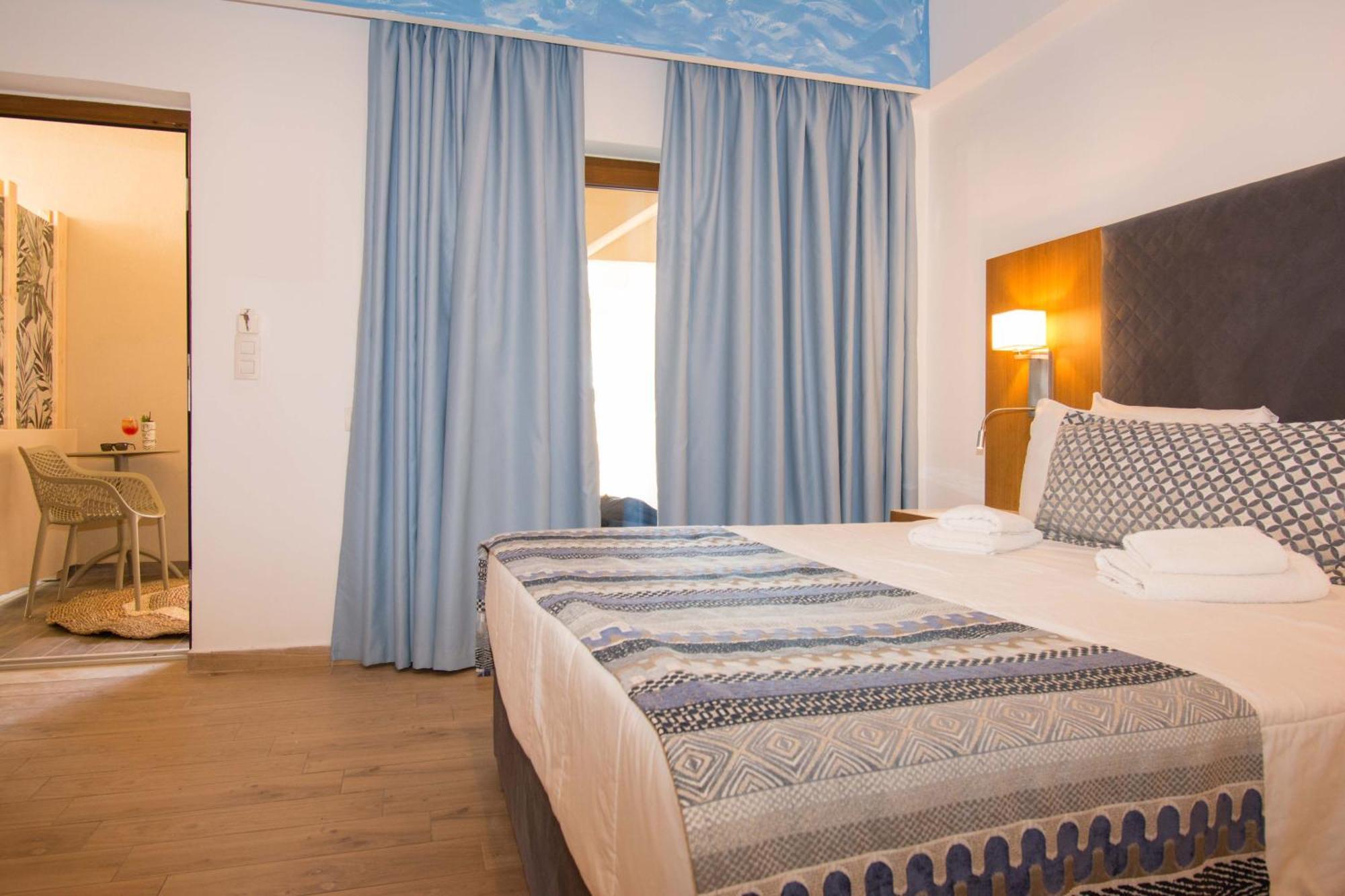 Hotel Yianna Caravel 